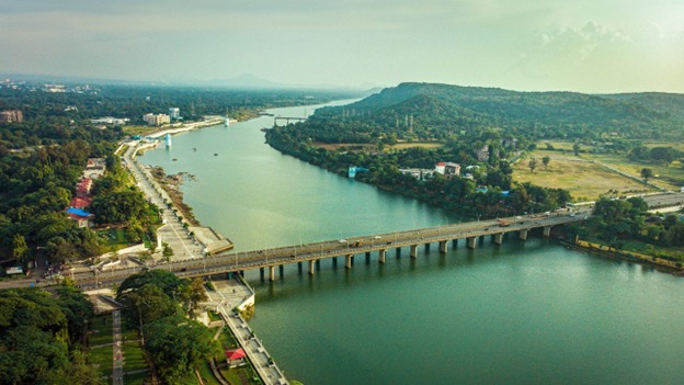 Mumbai Airport to Silvassa Cab Services